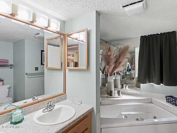 5th image of 343 Racquet Club Dr #226