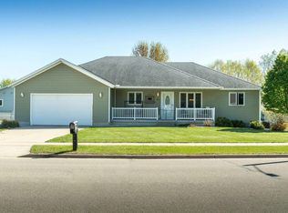 501 Savannah Trl, Pardeeville, WI 53954