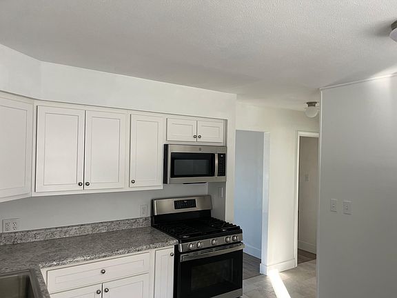 2nd image of 200 Deane Ct