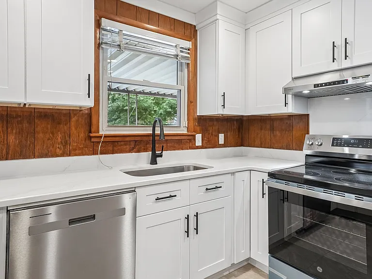 6609 Beacon Ln — Photo 10