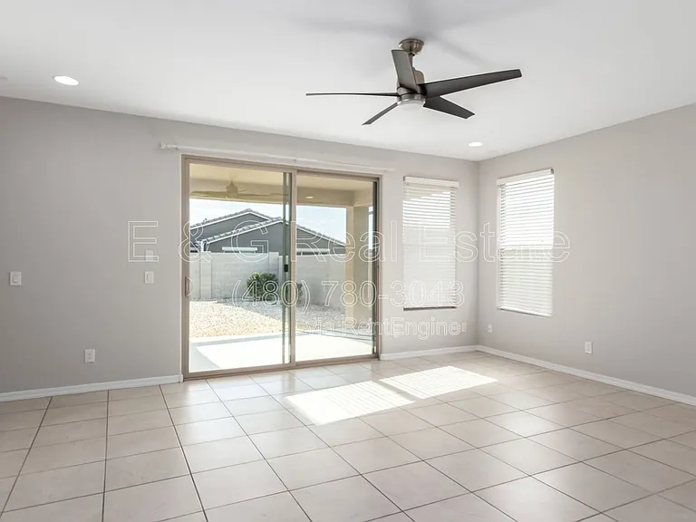 9027 W Missouri Ave — Photo 6