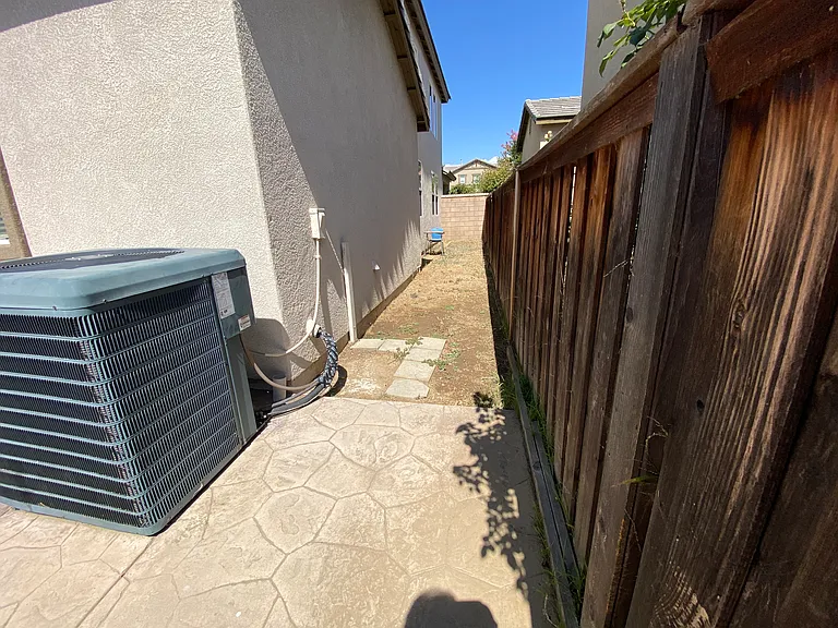 1393 Veronica Trl — Photo 25