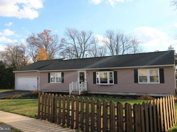 2582 Abby Ln, Dover, PA 17315