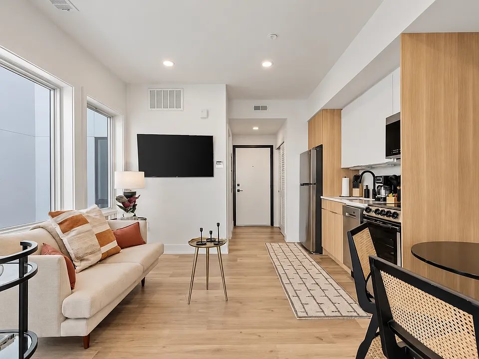 14 P St NW #402