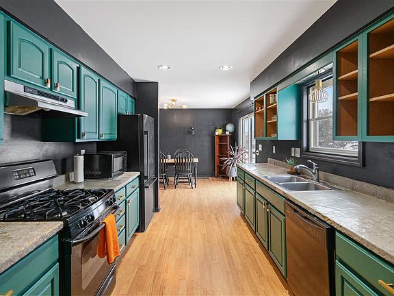 2nd image of 14020 Highland Way