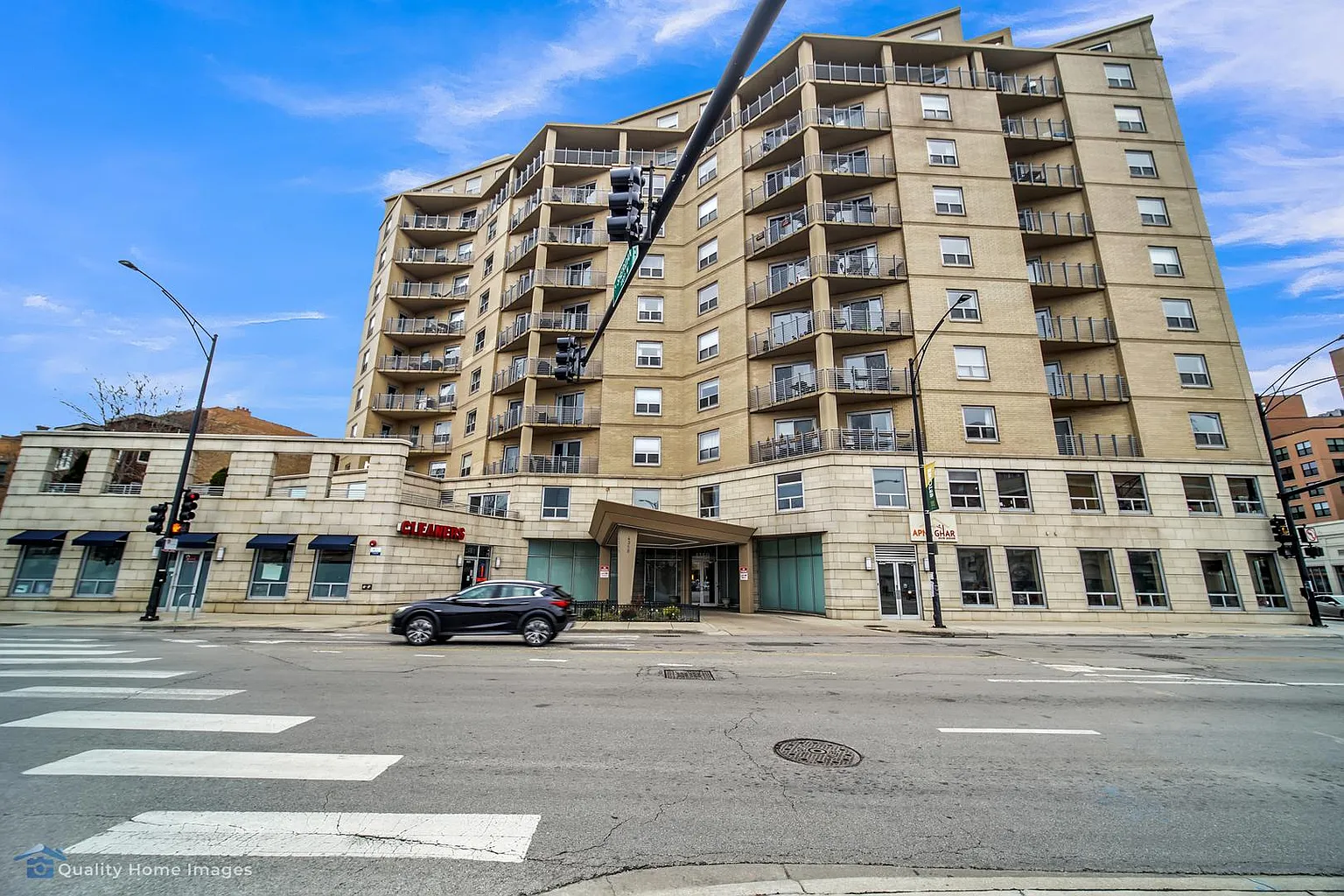 4350 N Broadway St APT 812 photo 1