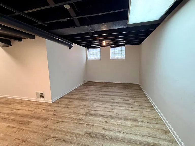 1699 Warrensville Center Rd — Photo 8