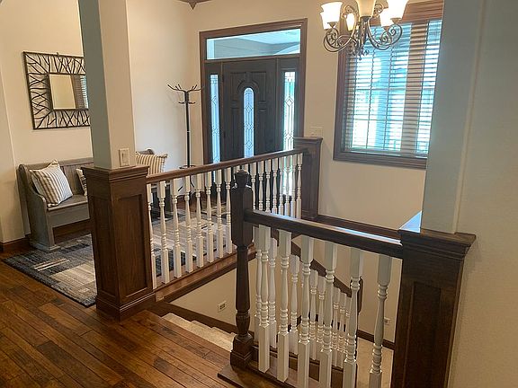 Foyer & Steps