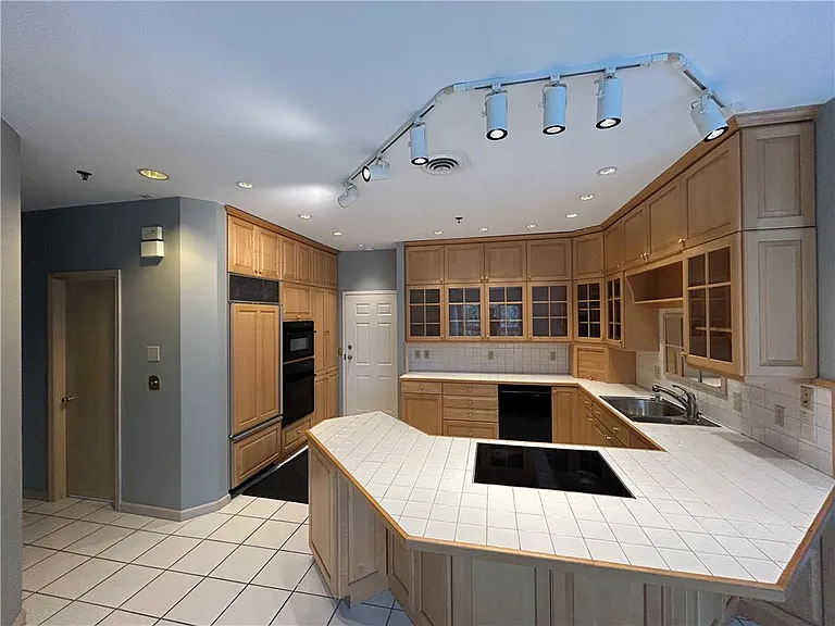 1415 E Pennsylvania St #2 — Photo 5