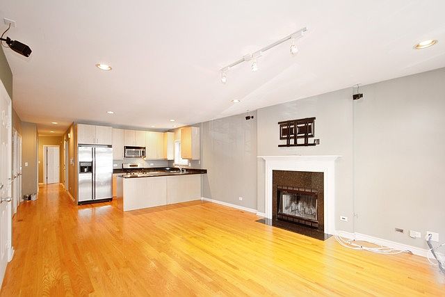 1st image of 3038 N Kenmore Ave #2N