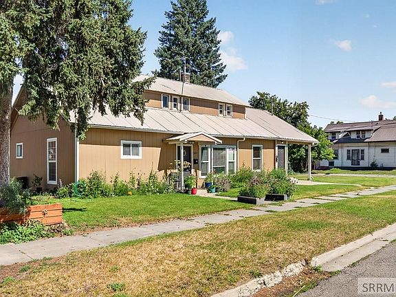3rd image of 1221 Sage Ave