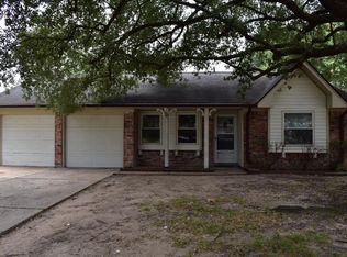 215 County Fair Dr, Houston, TX 77060