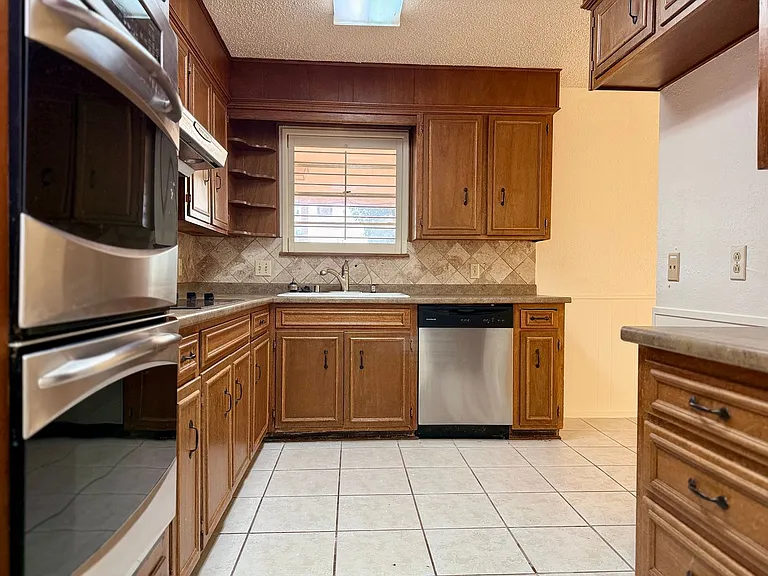 2213 Culver Dr — Photo 8
