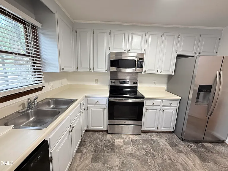 5544 Sharpe Dr — Photo 10