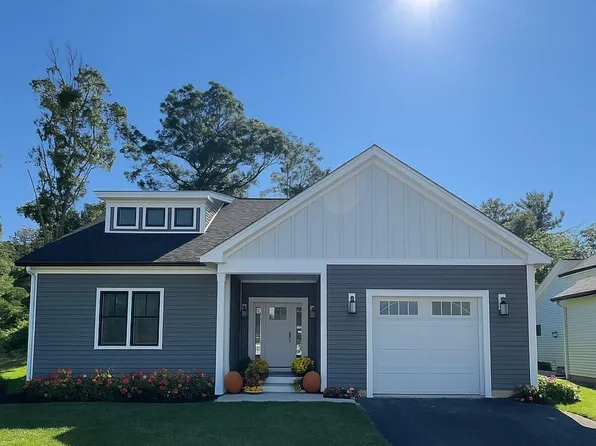 7 Josiah Path Path, Falmouth, MA 02540