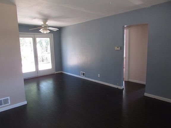 4th image of 926 N Cotner Blvd