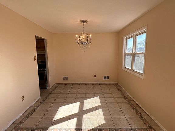 5th image of 2022 Bergen Ave Floor 2