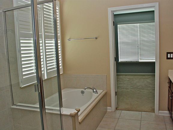 4th image of 3825 Hartwood Ln