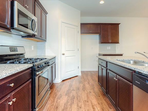 5th image of 58 N Great White Way