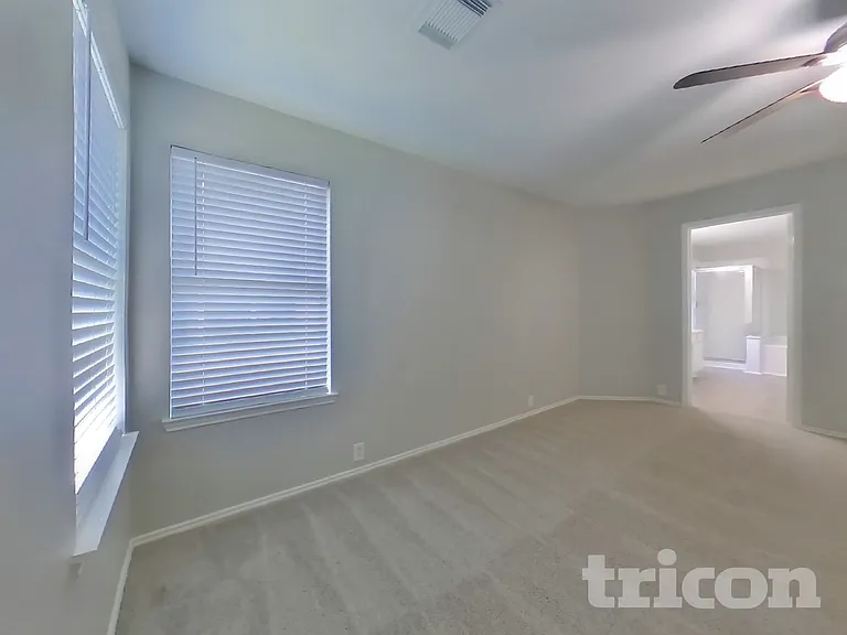 18810 Woodbreeze Dr — Photo 6