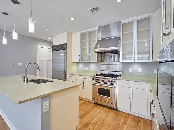 5th image of 1610 N Queen St #243