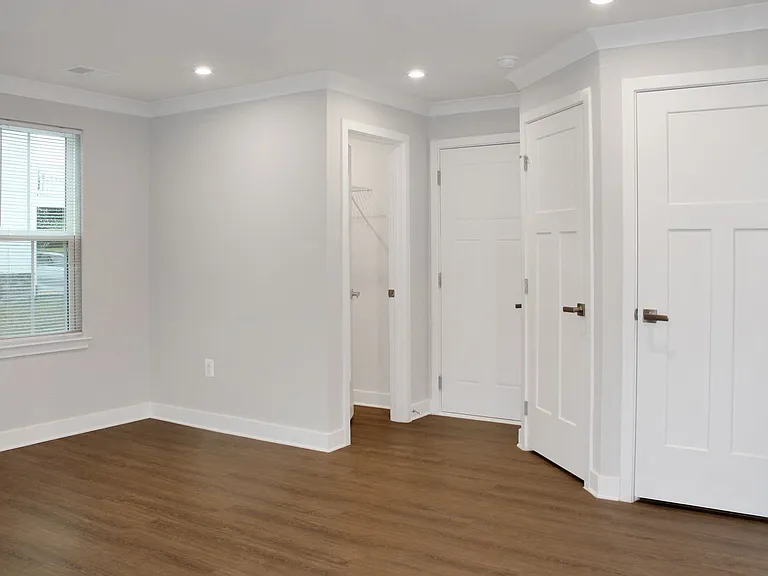 2061 Lockwood Dr — Photo 3