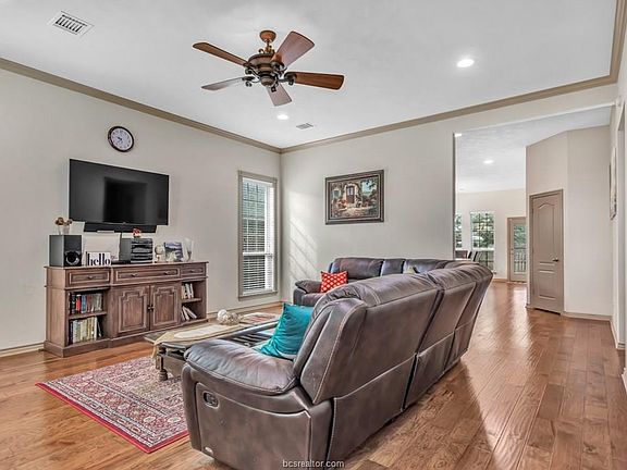 5th image of 3816 Dove Hollow Ln