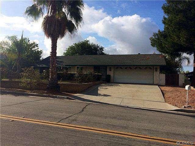 1st image of 25449 Jaclyn Ave