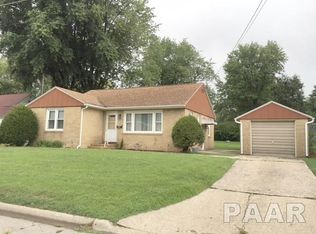 235 E Vine St, Canton, IL 61520