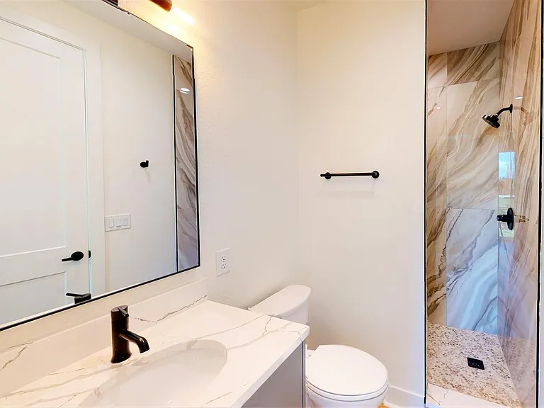 4225 Mariposa St — Photo 20