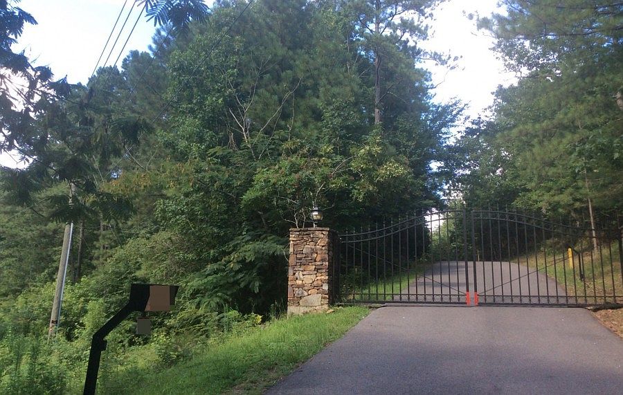 1st image of 7124 Crown Ln
