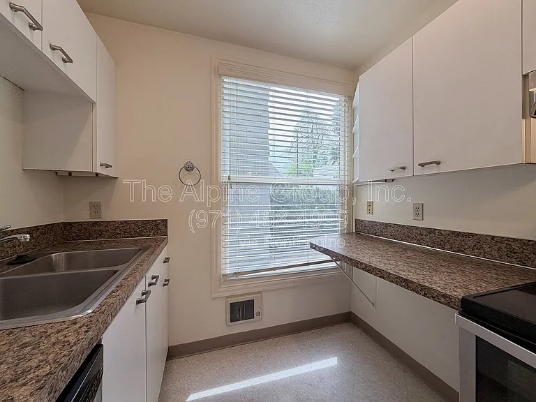 4318 SE Milwaukie Ave #1 — Photo 9