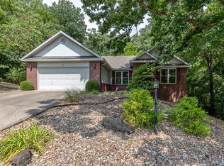 12 Williamsburg Ln E, Bella Vista, AR 72715