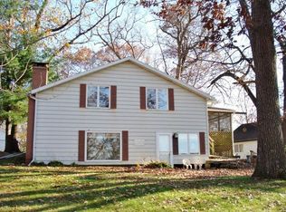 907 Sunset View Dr, Galesburg, IL 61401