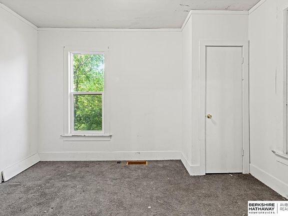 4th image of 113 6th Ave