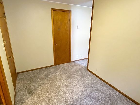 5th image of 1110 13th Ave N #1