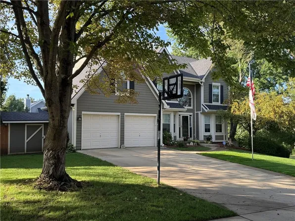 401 W Olive St, Lansing, KS 66043
