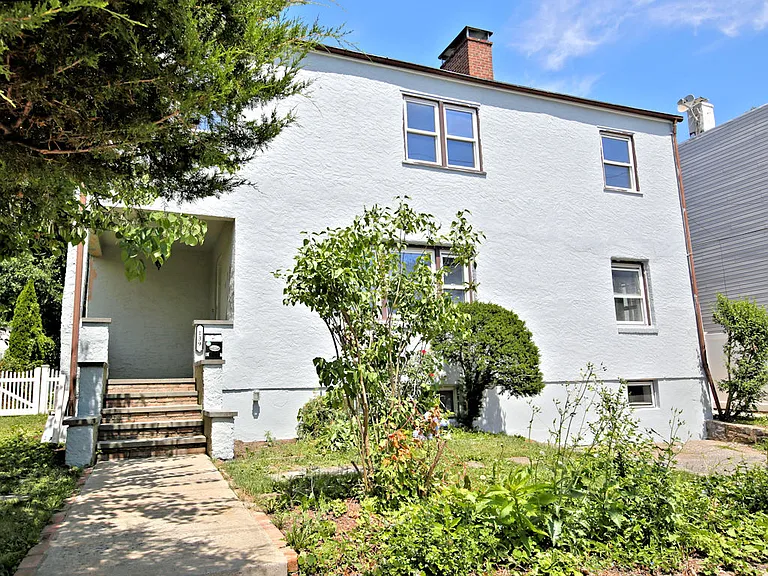 139 Waverly Ave #1 — Photo 9