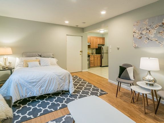 3rd image of 412 Langley Rd APT 2