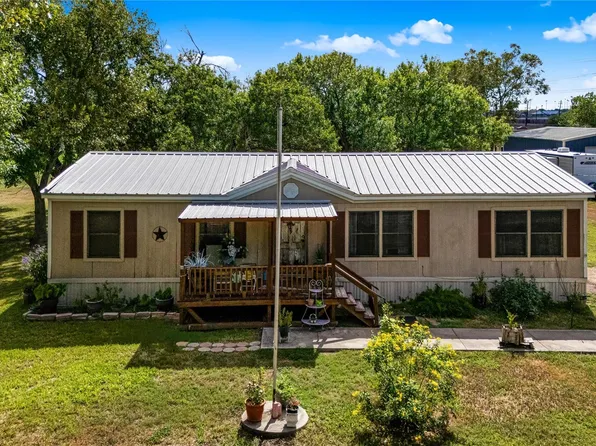 410 Nelson Ave, Victoria, TX 77901