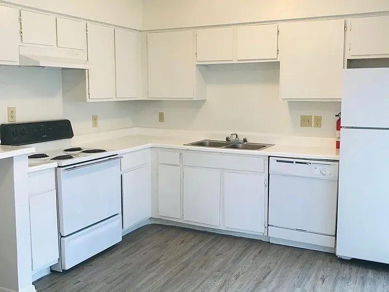 Ashford Creek Apartments — Photo 57