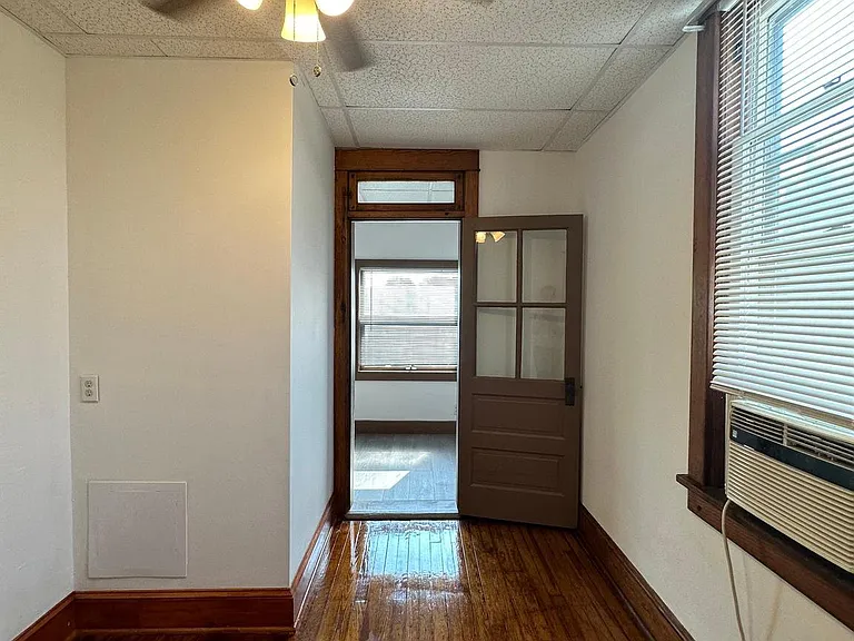 239 N Stratton St — Photo 22