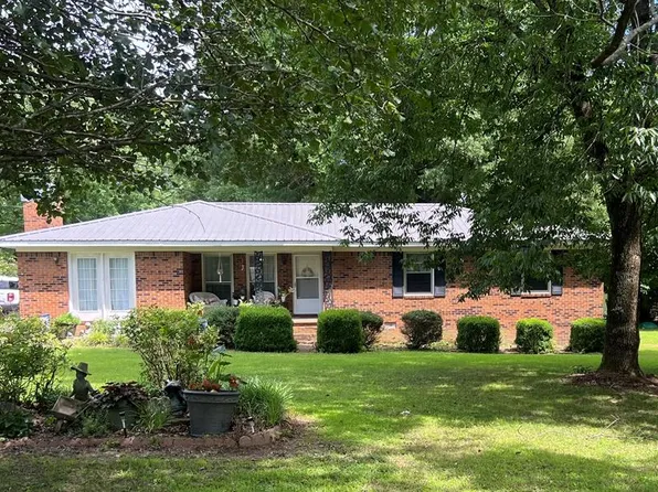 17790 Main St W, Huntingdon, TN 38344
