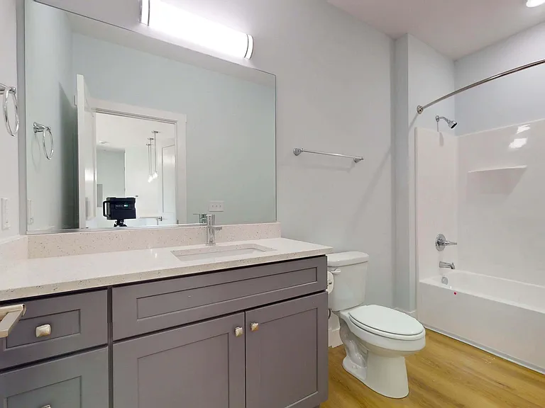 2414 N Neil St — Photo 11
