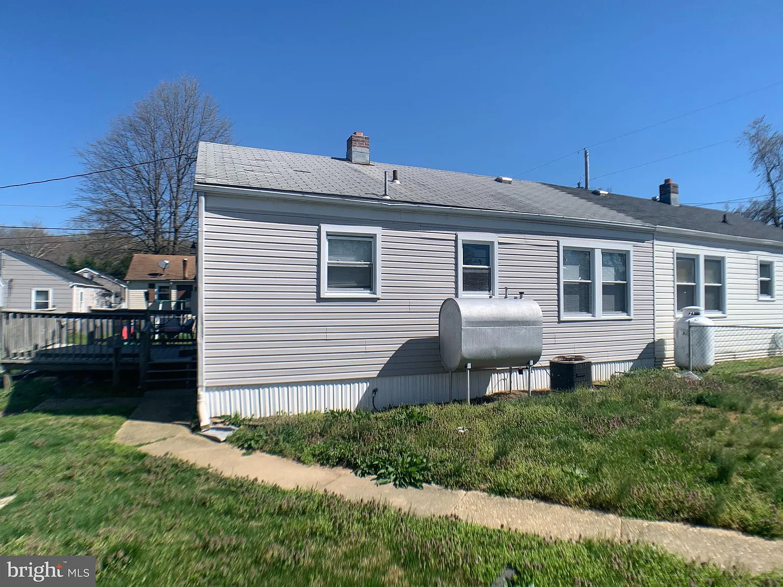 31 Circle Ave photo 1