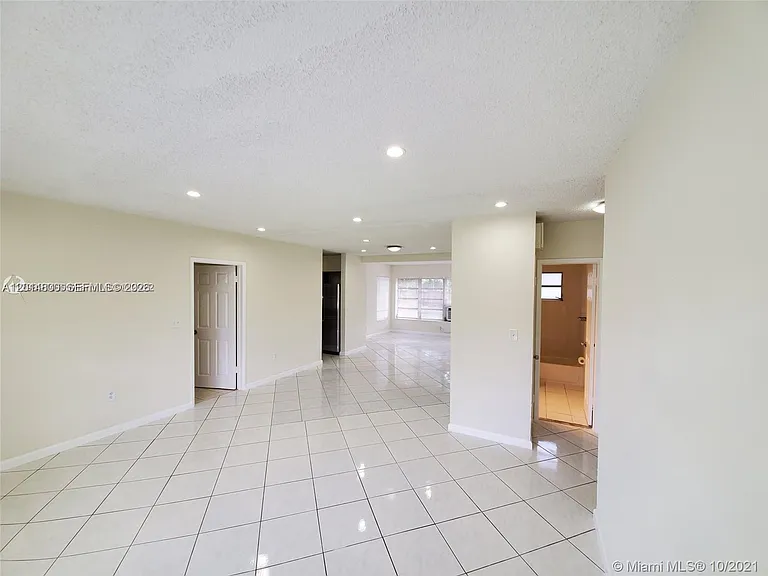 1630 NE 157th Ter — Photo 11
