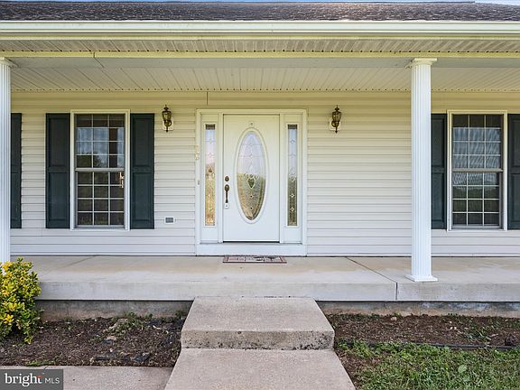 5th image of 98 Royalwood Dr
