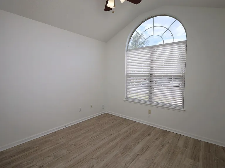 4220 Wilshire Dr — Photo 10