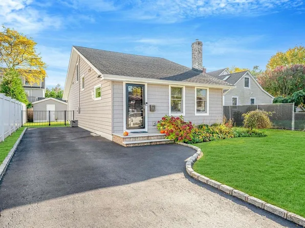 122 Prospect Street, Babylon, NY 11702