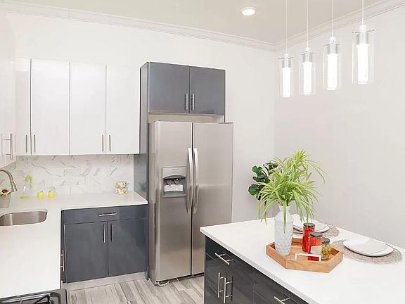 2nd image of 463 Bergen Ave Floor 1